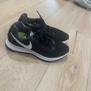 Nike Black and White Sneakers Running Shoes Size 6
